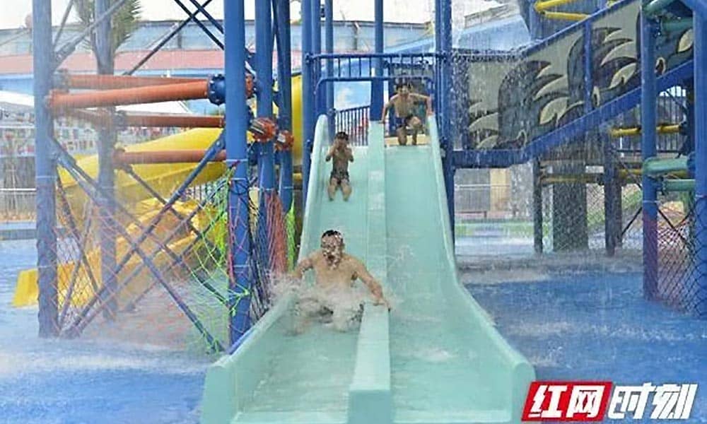 洞庭湖水上樂園兒童小滑道