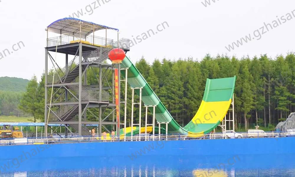 黑龍江密山鐵西森林水上樂園沖天回旋滑道
